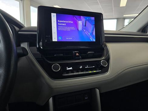 Used 2023 Toyota Corolla Cross L image 25