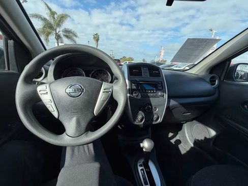 Used 2015 Nissan Versa SV image 8