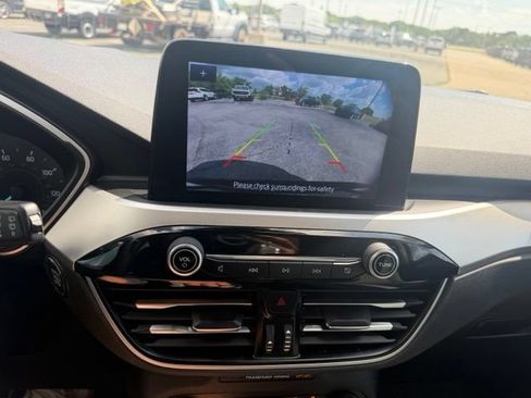 Used 2020 Ford Escape SE FWD image 12