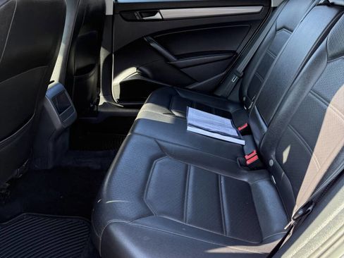 Used 2015 Volkswagen Passat 1.8T image 13