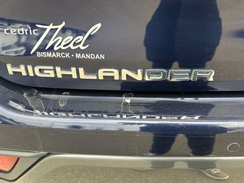 Used 2021 Toyota Highlander Limited AWD/4WD image 7