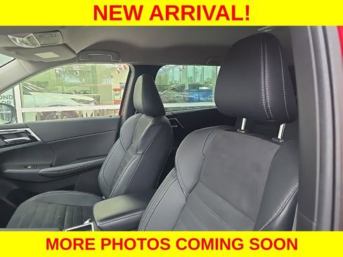 Used 2023 Mitsubishi Outlander SE AWD/4WD image 14