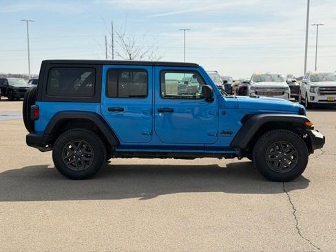 Used 2024 Jeep Wrangler Sport S image 7