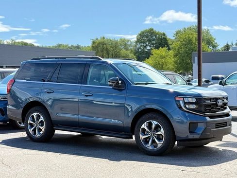 New 2027 Ford Expedition Active AWD/4WD image 32