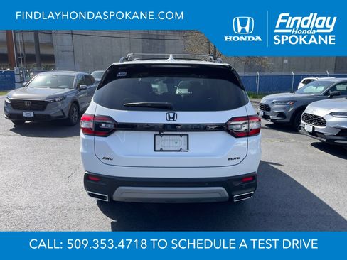 Used 2025 Honda Pilot Elite image 3