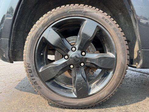 Used 2015 Jeep Grand Cherokee Overland AWD/4WD image 13