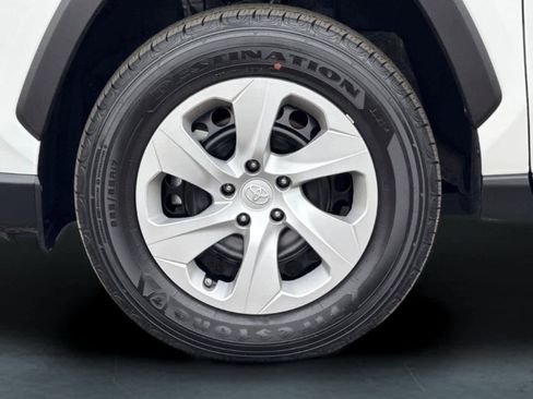 Used 2024 Toyota RAV4 LE image 29