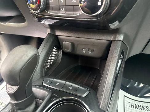 Used 2025 Chevrolet TrailBlazer LT FWD image 22