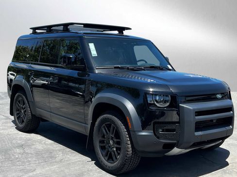 Used 2023 Land Rover Defender 130 SE image 7