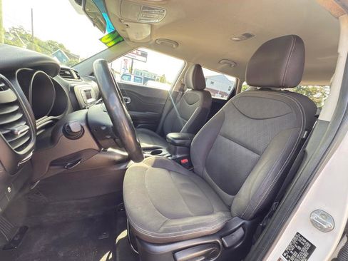 Used 2016 Kia Soul image 9