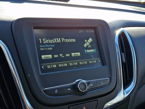 Used 2018 Chevrolet Equinox LT image 18