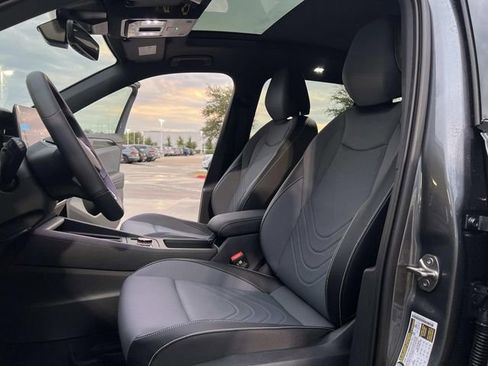 New 2026 Volkswagen Tiguan SE R-Line image 11