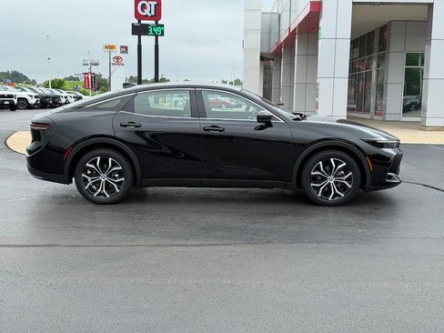 Used 2024 Toyota Crown image 2