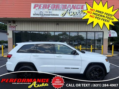 Used 2019 Jeep Grand Cherokee Laredo AWD/4WD image 2