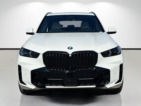 New 2026 BMW X5 xDrive50e w/ Executive Package image 8