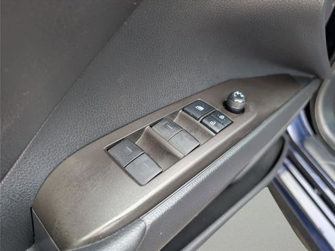 Used 2022 Toyota Camry SE image 11