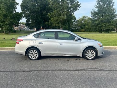 Used 2015 Nissan Sentra SV FWD image 28