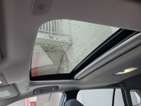 Used 2023 Toyota Corolla Cross LE w/ Moonroof Package FWD image 23