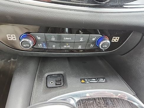 Used 2020 Buick Enclave Avenir w/ Avenir Technology Package AWD/4WD image 24