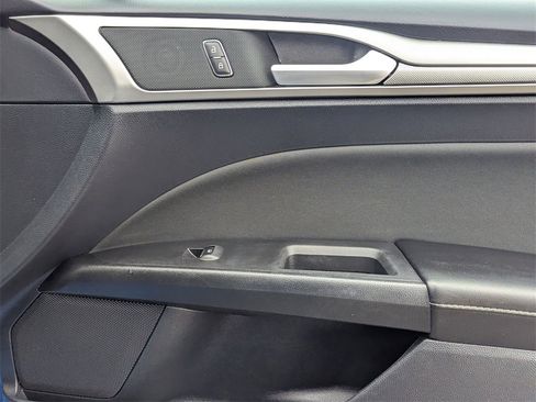 Used 2020 Ford Fusion SE image 28