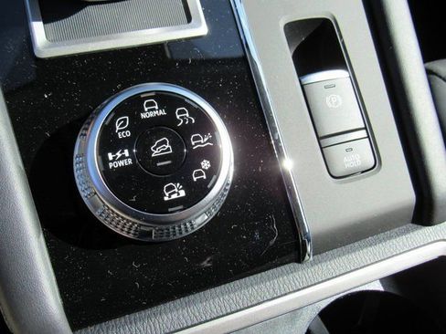 New 2025 Mitsubishi Outlander SE AWD/4WD image 21