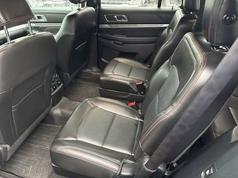 Used 2018 Ford Explorer Sport w/ Equipment Group 401A AWD/4WD image 18