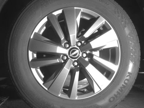 Used 2025 Nissan Pathfinder SV image 14