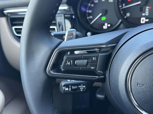 New 2026 Porsche Macan image 21