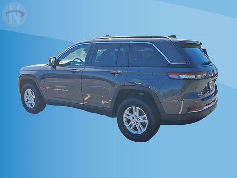Used 2024 Jeep Grand Cherokee Laredo w/ Luxury Tech Group I AWD/4WD image 6