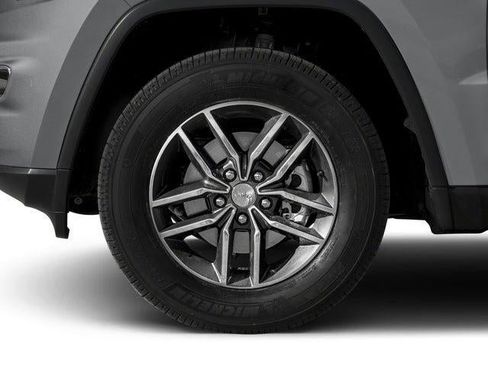 Used 2017 Jeep Grand Cherokee Limited AWD/4WD image 11