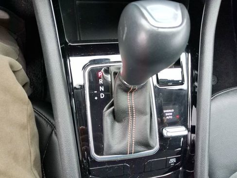 Certified 2022 Jeep Compass Limited AWD/4WD image 15