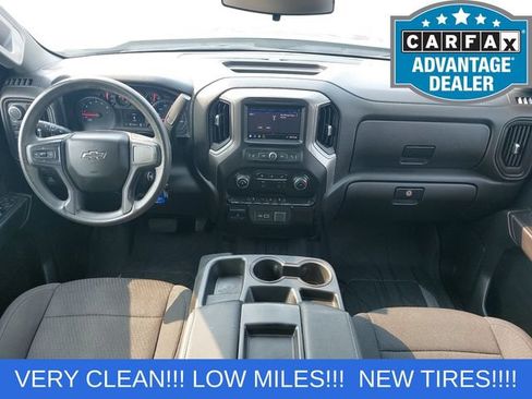 Used 2021 Chevrolet Silverado 1500 Custom Trail Boss w/ LPO, Dark Essentials Package AWD/4WD image 9