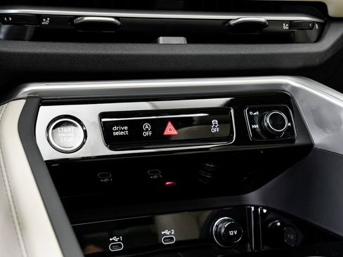 New 2025 Audi Q5 Premium Plus image 16