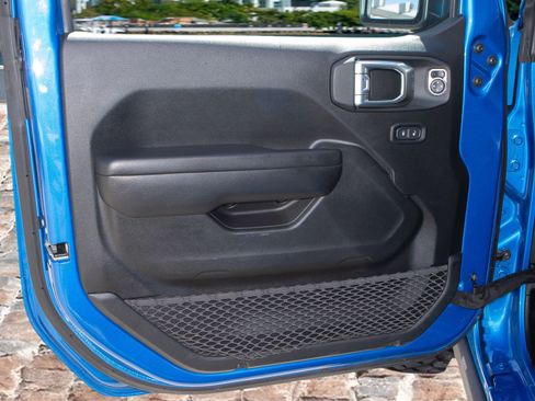 Used 2021 Jeep Wrangler Willys image 11