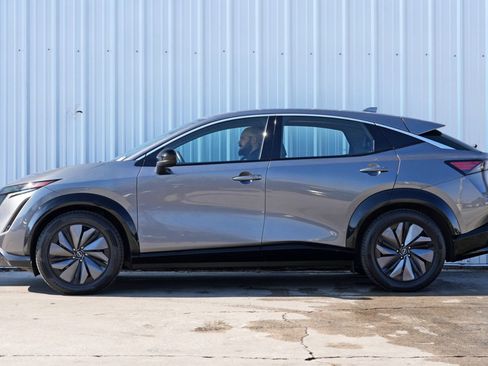 Used 2023 Nissan Ariya Engage image 8