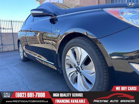 Used 2013 Hyundai Sonata Limited w/ Panoramic Sunroof Pkg image 2