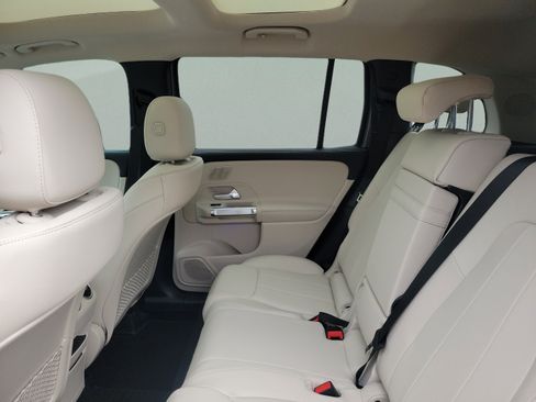 Certified 2026 Mercedes-Benz GLB 250 image 8