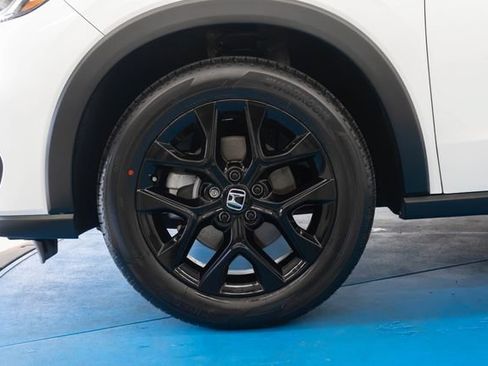 Used 2024 Honda HR-V Sport image 2