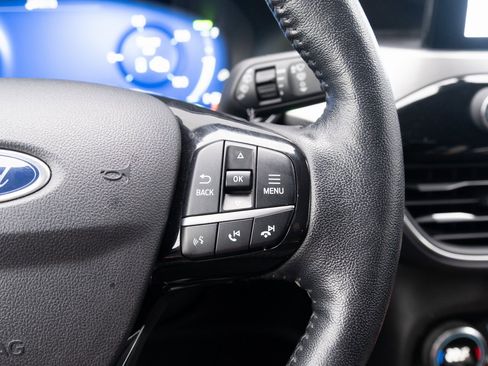 Used 2021 Ford Escape Titanium image 9