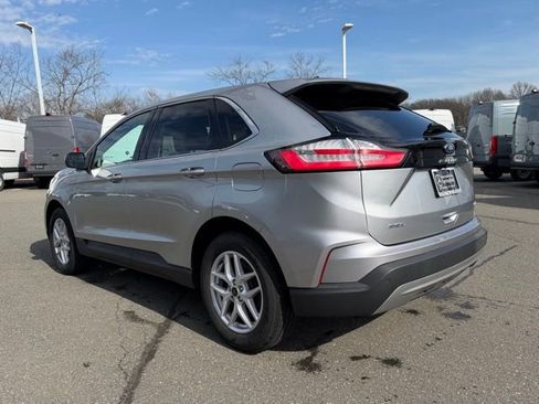 Used 2024 Ford Edge SEL AWD/4WD image 5