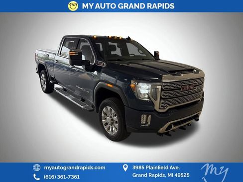 Used 2020 GMC Sierra 3500 Denali w/ Denali Ultimate Package AWD/4WD image 1