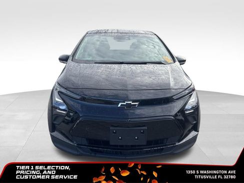 Used 2022 Chevrolet Bolt LT w/ Infotainment Package FWD image 8