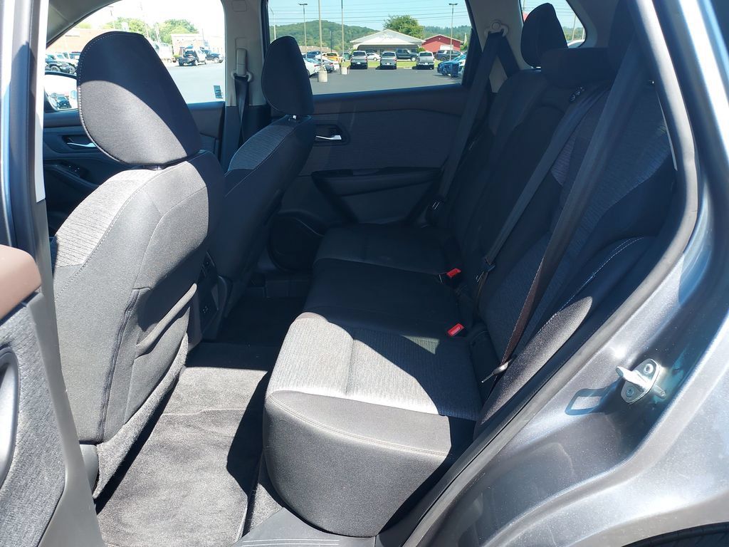 Used 2022 Nissan Rogue SV AWD/4WD image 14