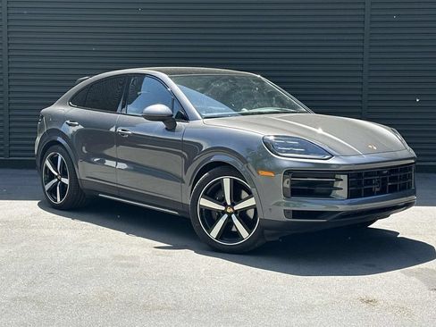 Certified 2025 Porsche Cayenne Coupe AWD/4WD image 7