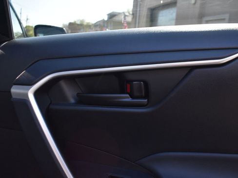 Used 2025 Toyota RAV4 LE AWD/4WD image 27