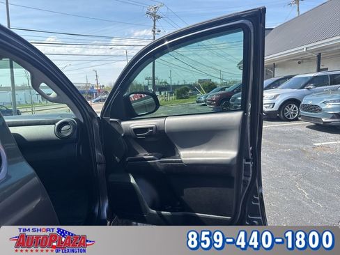 Used 2022 Toyota Tacoma SR image 15