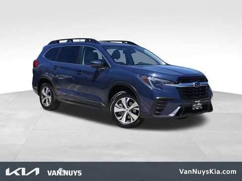 Used 2025 Subaru Ascent Premium AWD/4WD image 1
