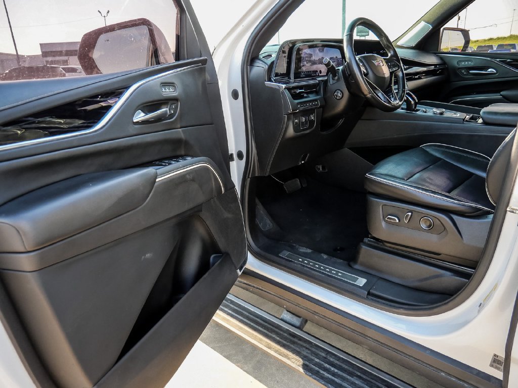 Used 2021 Cadillac Escalade Sport w/ Driver Assist Tech Package AWD/4WD image 33