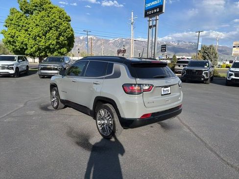 Used 2022 Jeep Compass Limited w/ Elite Group AWD/4WD image 5