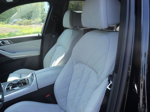 Used 2024 BMW X7 xDrive40i w/ Premium Package AWD/4WD image 13